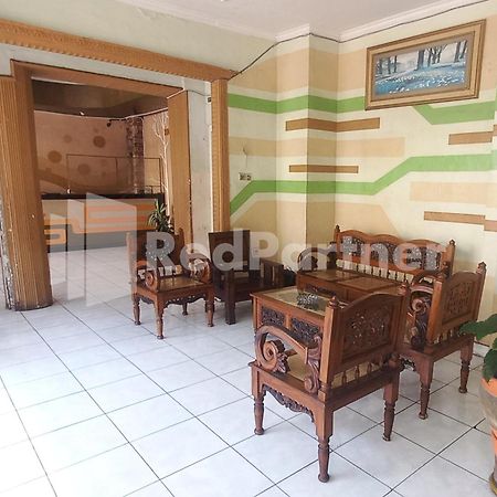 Hotel Palem 2 Syariah Malang Redpartner Luaran gambar