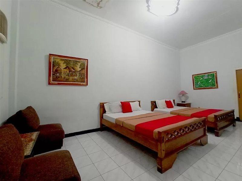 Hotel Palem 2 Syariah Malang Redpartner Luaran gambar