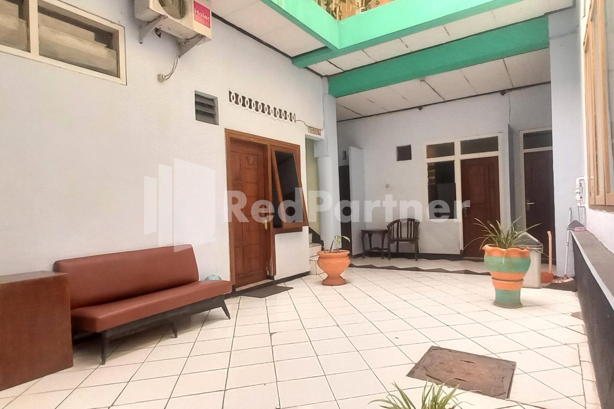 Hotel Palem 2 Syariah Malang Redpartner Luaran gambar